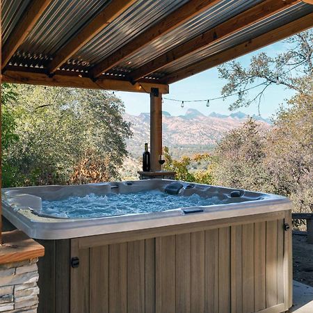 Sequoia Retreat With Hot Tub Fire Pit And Views Three Rivers Exterior photo